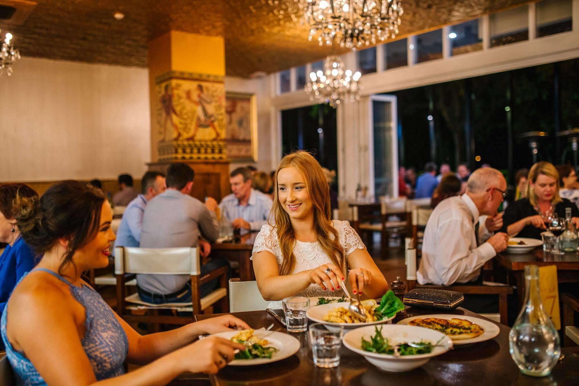 Empire Apartment Hotel Rockhampton Esterno foto
